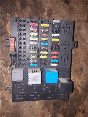 Renault Master Biztosítéktábla / Relé Tábla 7703297587