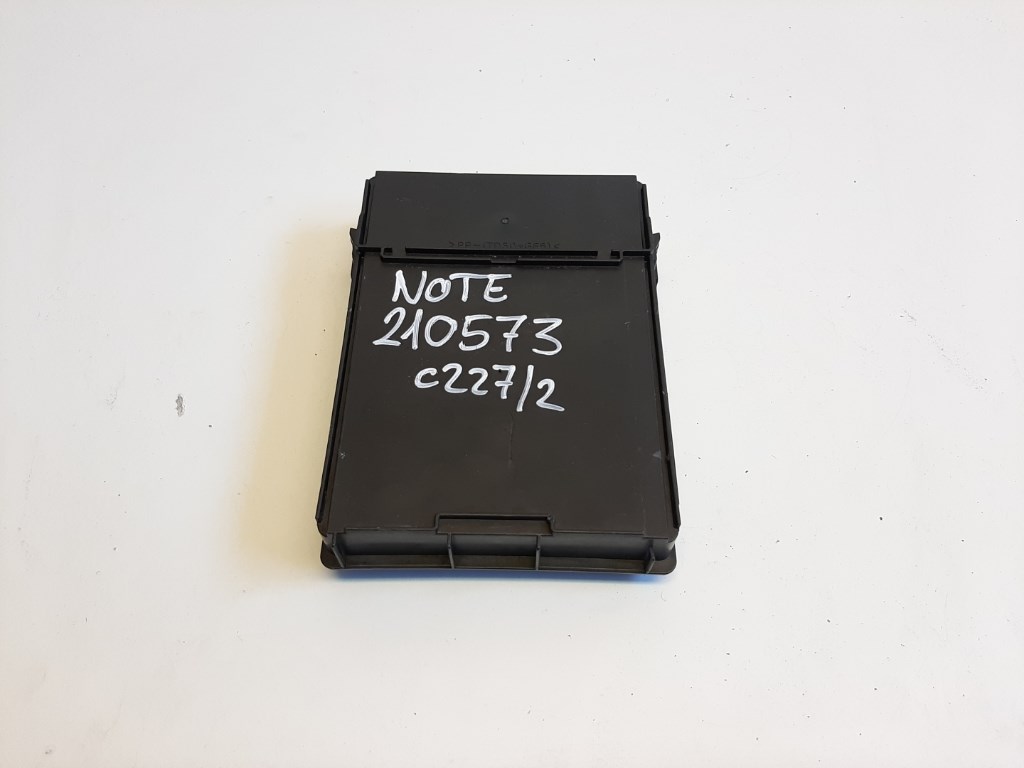 Nissan Note (E12) biztosítéktábla utastér 284B71HZ2A 2. kép