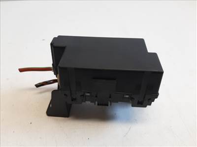 Opel Meriva bal hátsó biztosítéktábla csomagtér