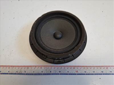 Suzuki Swift (AZG) jobb hátsó hangszóró 3910268L00