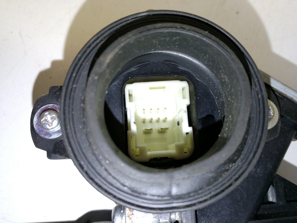 Toyota Yaris (XP90) bal elsõ ablakemelõ motor 0620200750 5. kép