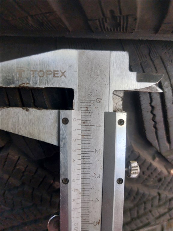  205/5516" használt Continental téli gumi gumi 3. kép