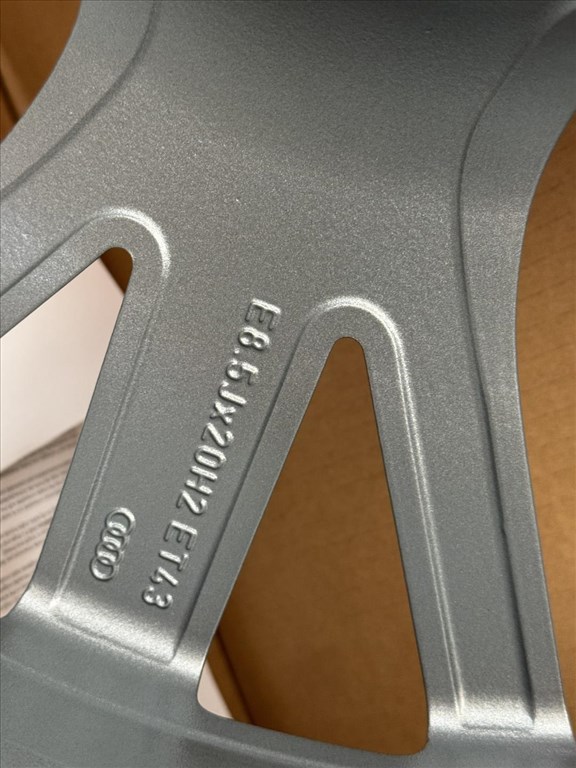 R20 Original audi 8.5J ET43 - 4K0 601 025AB / 4K0601025AB 1db alufelni felni 4. kép