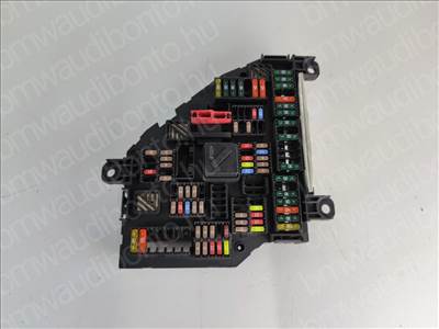 BMW 5 (F10) Biztosítéktábla (csomagtér) (9234423, 61149234423, 61149252812, 61149264923, 61149210857, 61149151322)