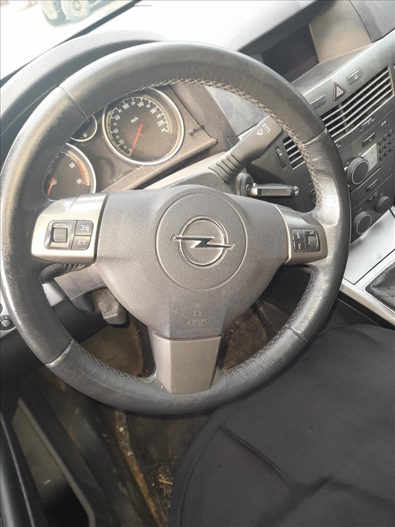 Opel astra h kormány  1. kép