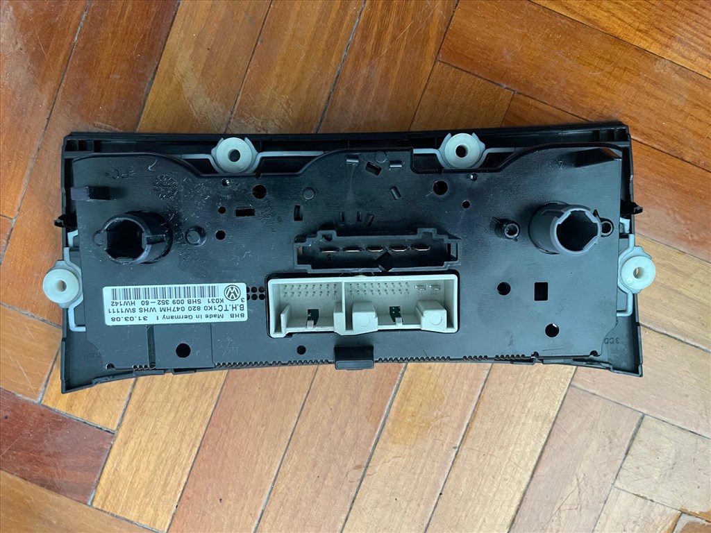 Volkswagen Passat B6 2.0 CR TDi Gyári Bontott Alkatrészei 36. kép