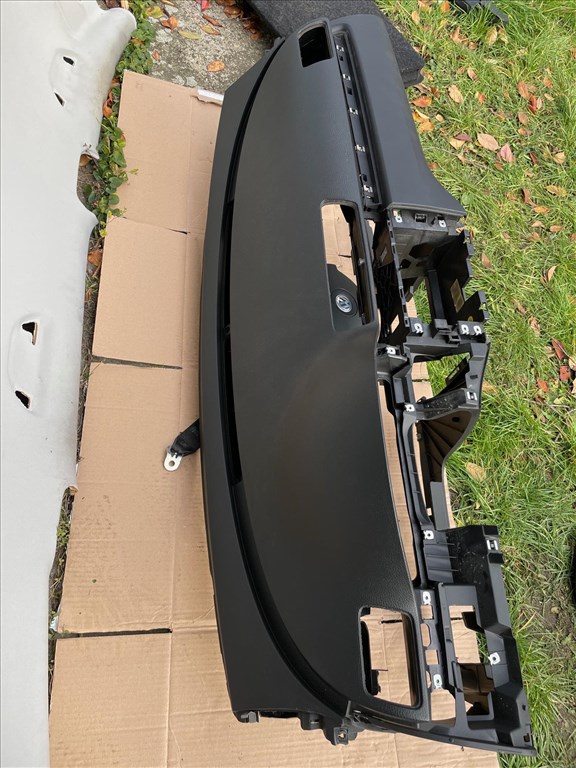 Volkswagen Passat B6 2.0 CR TDi Gyári Bontott Alkatrészei 47. kép