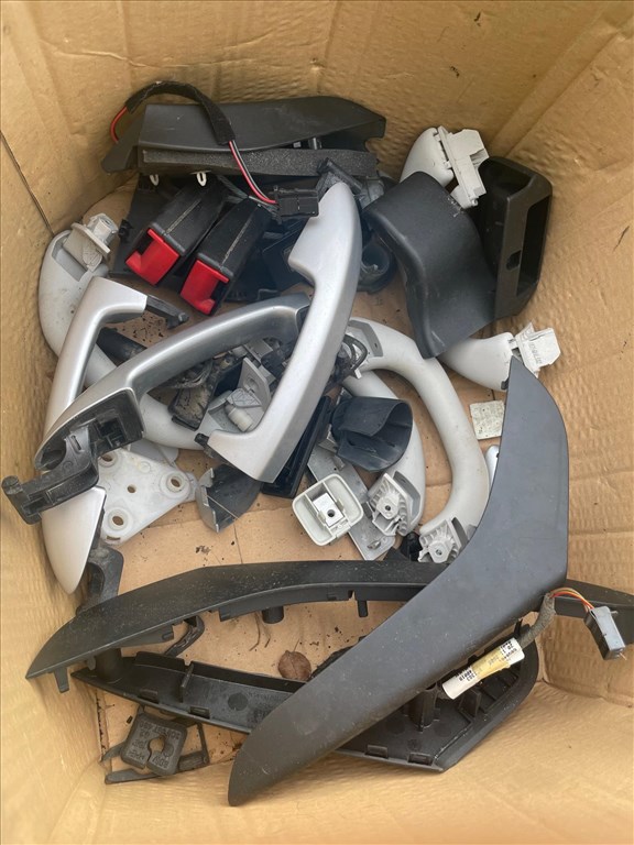 Volkswagen Passat B6 2.0 CR TDi Gyári Bontott Alkatrészei 71. kép