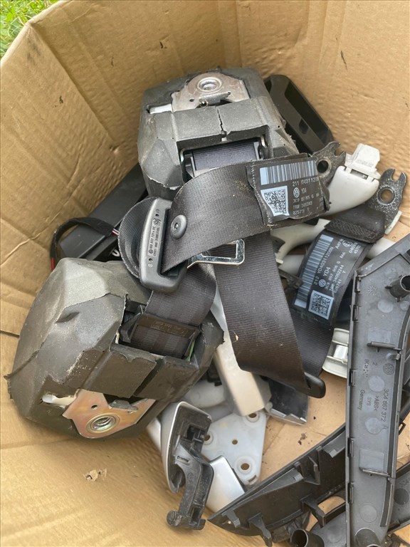 Volkswagen Passat B6 2.0 CR TDi Gyári Bontott Alkatrészei 72. kép