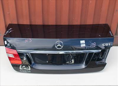 Mercedes-Benz E-class W212 (2012) csomagtérajtó