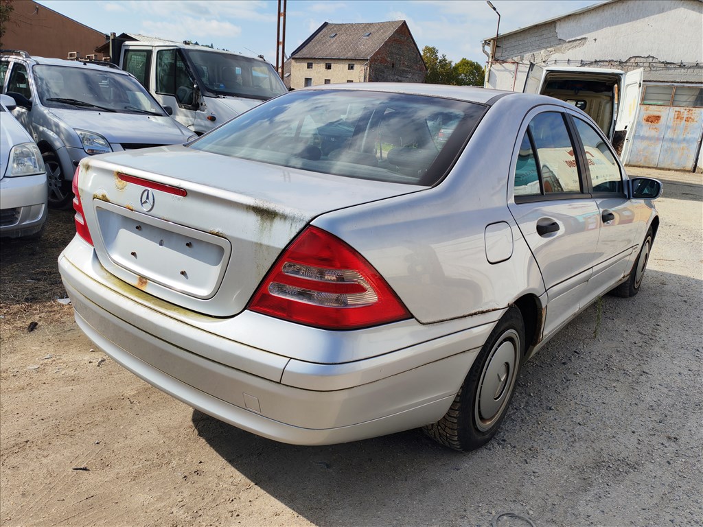 Mercedes C 220 W203 6 sebességes kézi váltó, 172624km-el eladó mbw2036seb c2202216vcdi 3. kép