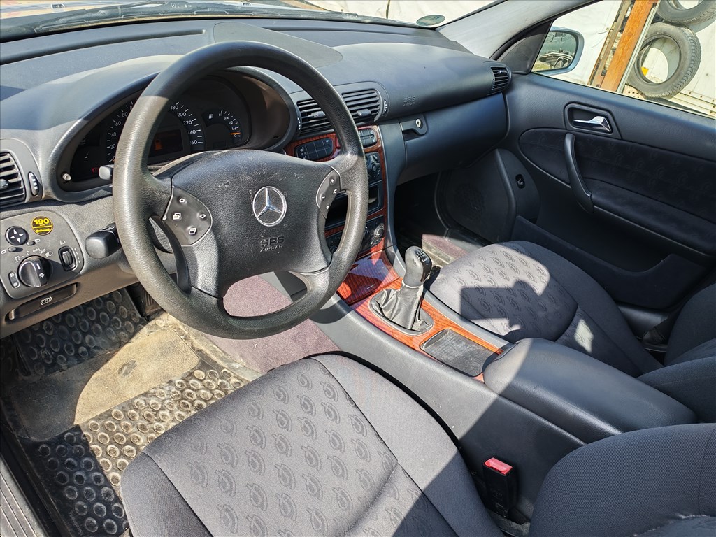 Mercedes C 220 W203 6 sebességes kézi váltó, 172624km-el eladó mbw2036seb c2202216vcdi 6. kép