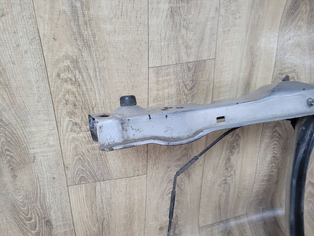 SUZUKI SWIFT III Homlokfal (Üres lemez) 5823062J00 7. kép