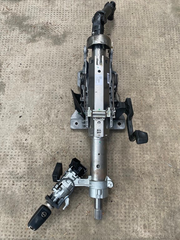 Opel Astra J Gyújtáskapcsoló 2 db kulcs , Kormányoszlop 13328668  2. kép