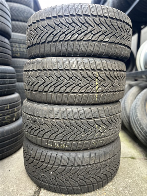  225/4517"UNIROYAL téli 4db újszerű 225/45R17, 225/45 R17 1. kép