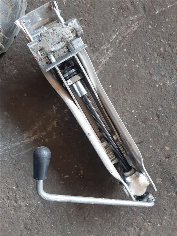 Audi A3 8L Emelõ 8L0 011 031 A 2. kép