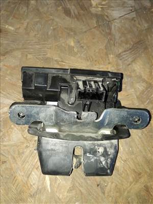 Ford Fiesta VII Csomagtérajtó Zár  Központizár Motor BA61-A442A66-BE