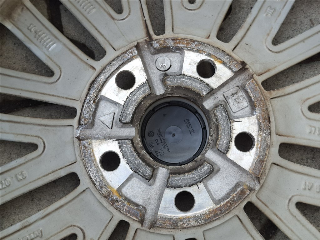 Golf VII  5x112 6,5J 16" gyári alufelni (25500) 8. kép