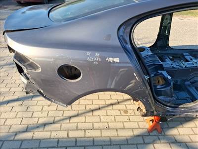 Jaguar xf (x250) jobb hátsó negyed