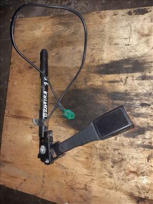 Opel Zafira B Jobb Első Biztonsági Öv Csatlakozó + Övfeszítő