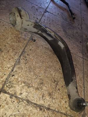 Audi A4 B8 Bal Első Alsó Lengőkar