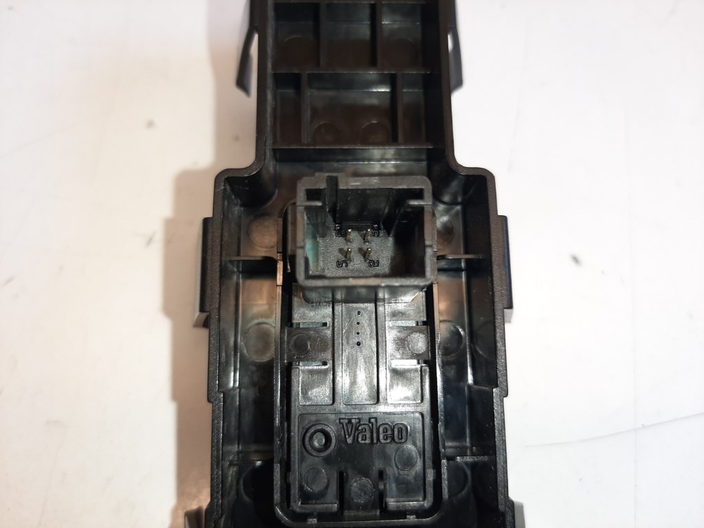 Peugeot 207 cc jobb elsõ ablakemelõ kapcsoló 3. kép