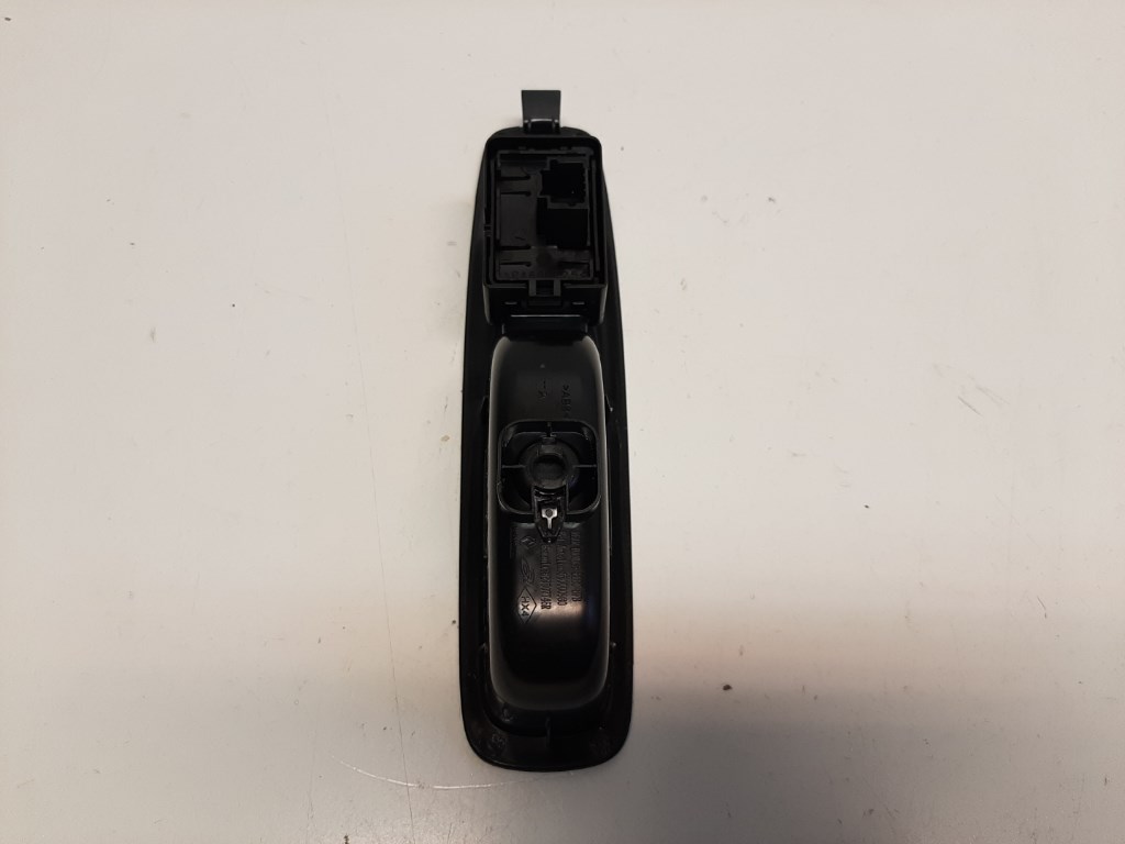 Renault Megane bal hátsó ablakemelõ kapcsoló 829507746R 2. kép