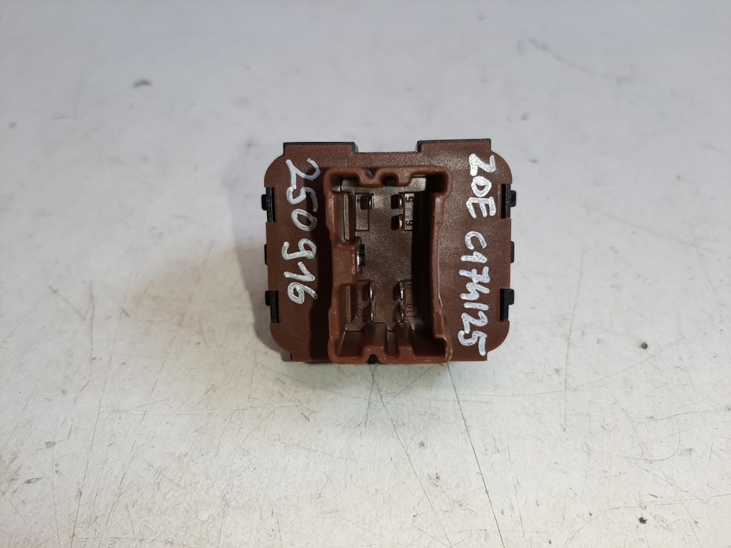 Renault Zoe bal elsõ ablakemelõ kapcsoló 254113300R 2. kép