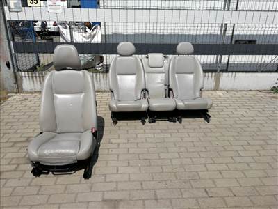 Volvo XC90 hátsó ülés