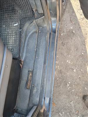 Mercedes Vito (1st gen) W638 ELSÖ BAL ajtó belső műanyag belépő 