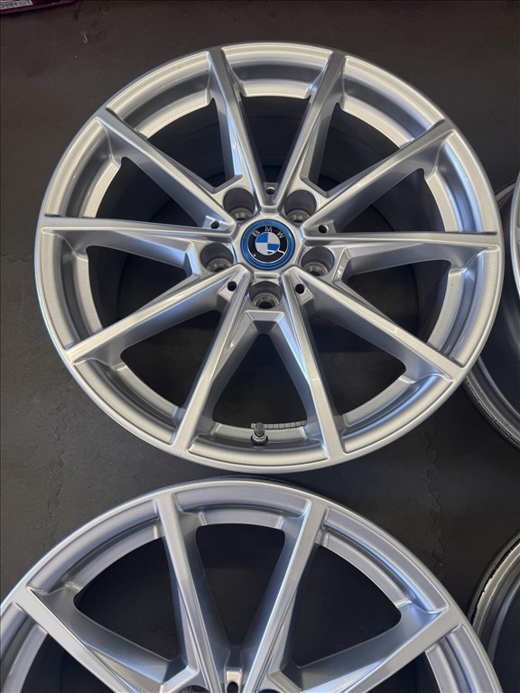  5x112 lyukosztású 7,5JJ 17" újszerű (gyári felni)  4. kép