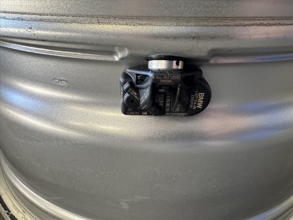  5x112 lyukosztású 7,5JJ 17" újszerű (gyári felni)  6. kép