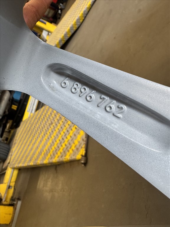  5x112 lyukosztású 7,5JJ 17" újszerű (gyári felni)  7. kép