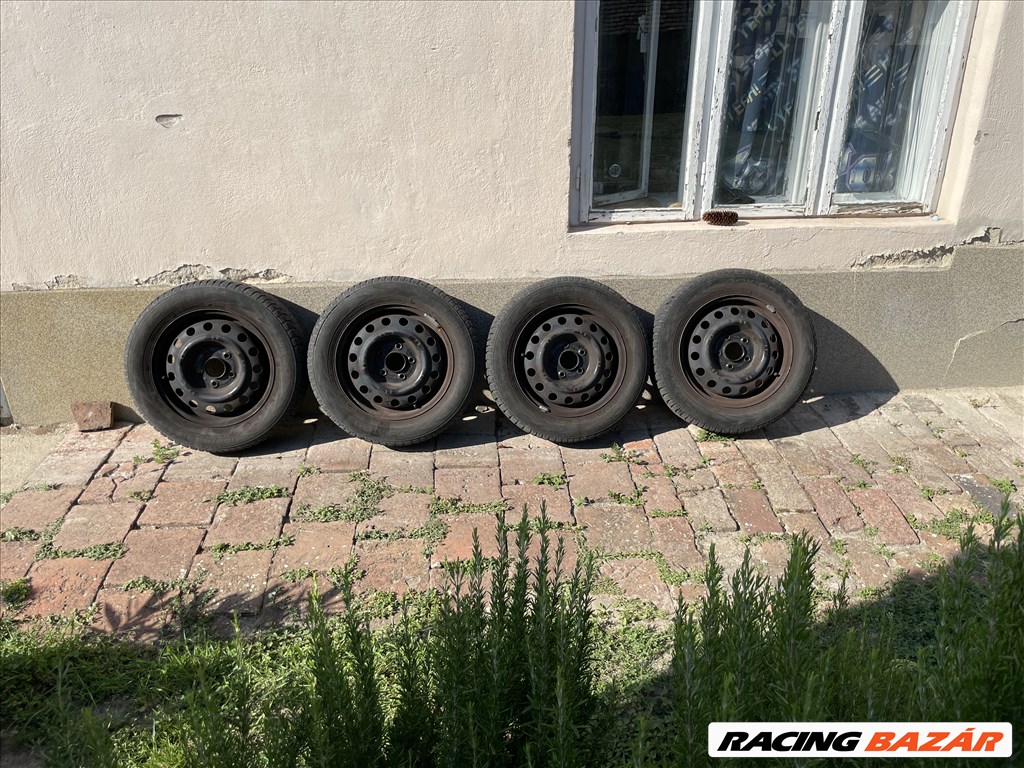  4 db 5x114.3 lyukosztású 15" használt lemezfelni, rajta 185/65 kopott Nokian téli gumi 1. kép
