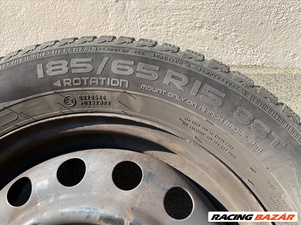  4 db 5x114.3 lyukosztású 15" használt lemezfelni, rajta 185/65 kopott Nokian téli gumi 5. kép
