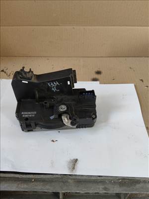 Renault Trafic II Generation L1H1 2.0 dCi 115 Bal hátsó zárszerkezet  8200282323