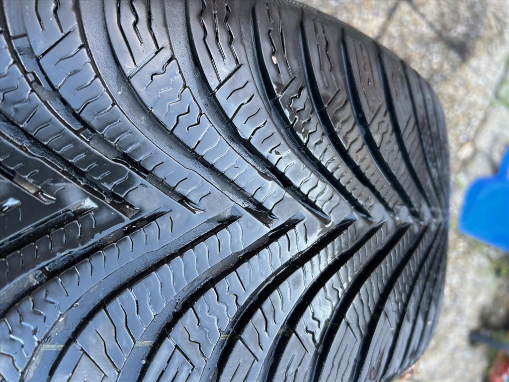 5x114.3 lyukosztású 16" Honda alufelni, rajta 215/60 használt Michelin téli gumi 8. kép