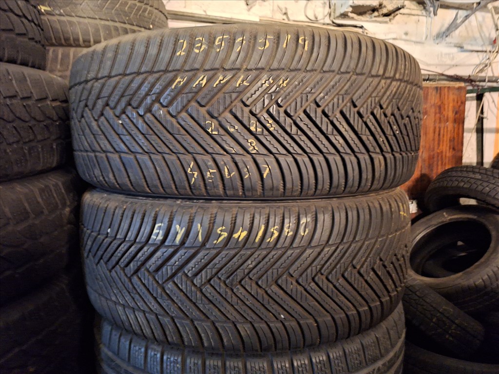  235/45/19" Hankook négyévszakos gumi  2. kép