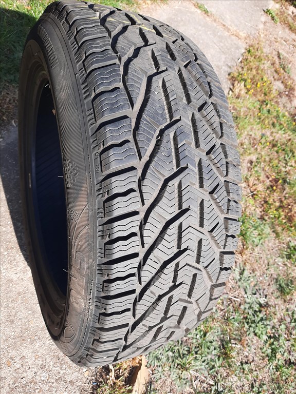  235/5517" újszerű Riken téli gumi gumi 1. kép