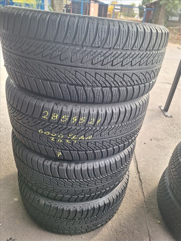  285/45/21" Goodyear téli gumi  2. kép