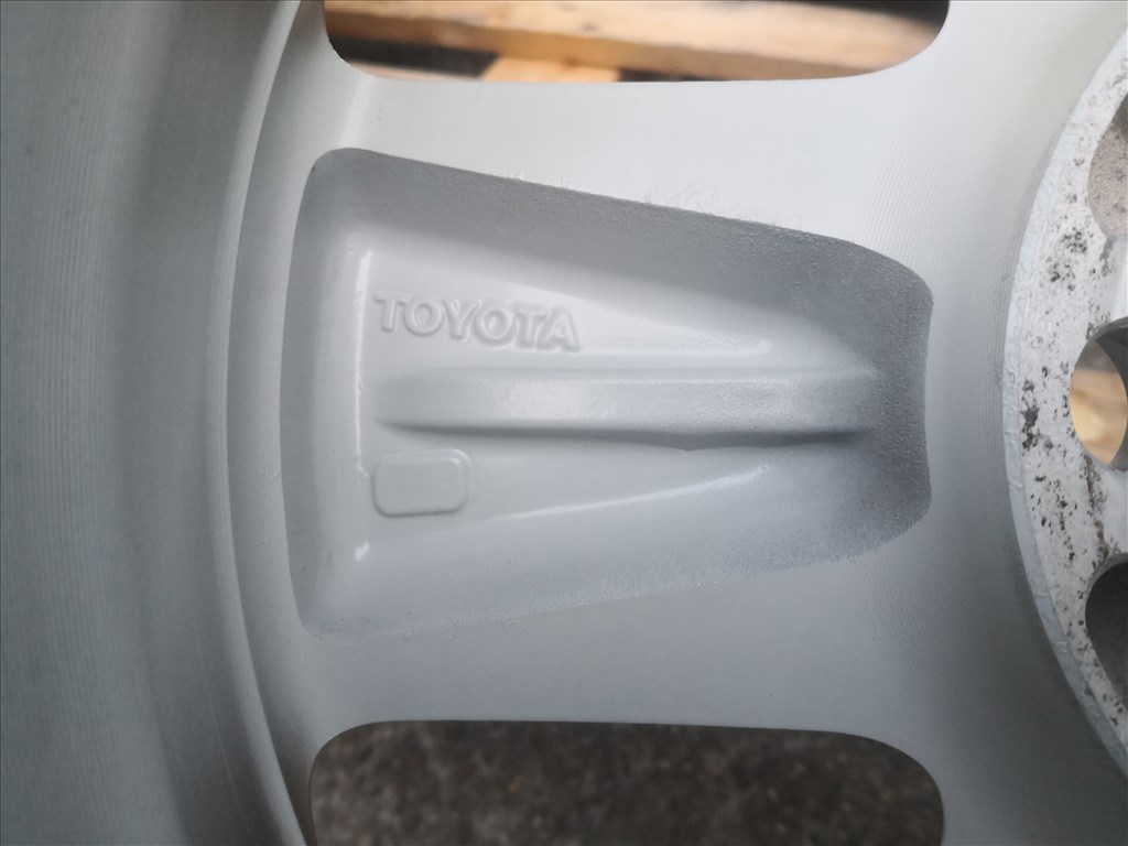 Toyota 16-os gyári alufelnik 5x114.3-as lyukosztású 6. kép