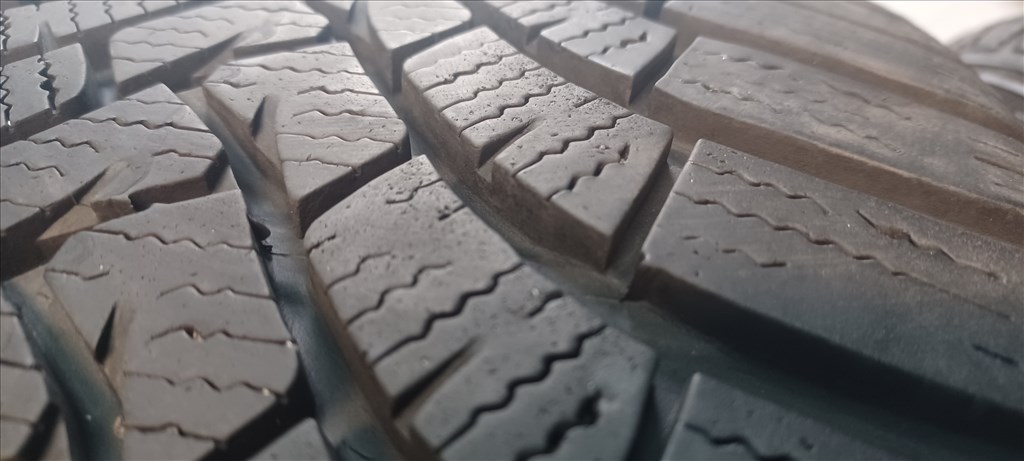 Falken Eurowinter HS01 245/45 R18 téli gumik 2db.7,5mm 6. kép