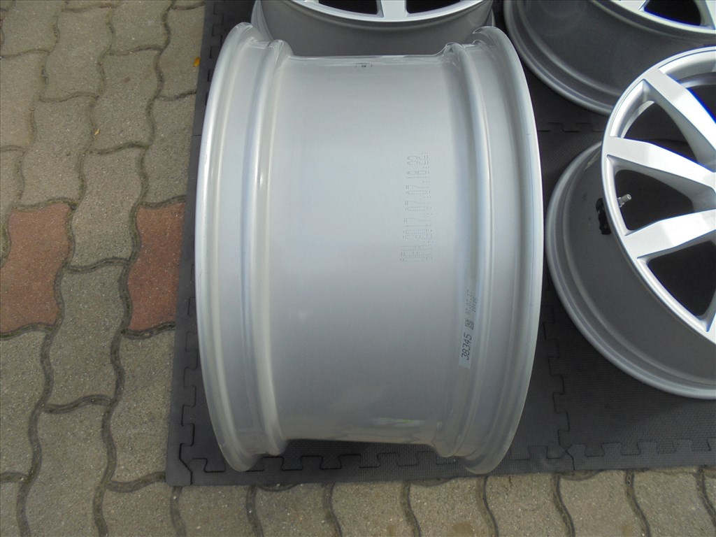 Porsche 19-es szenzoros gyári alufelni mint az új eladó 6. kép