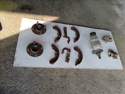 Mazda 323 (BJ) F 1.4 hátsó kerékagy 