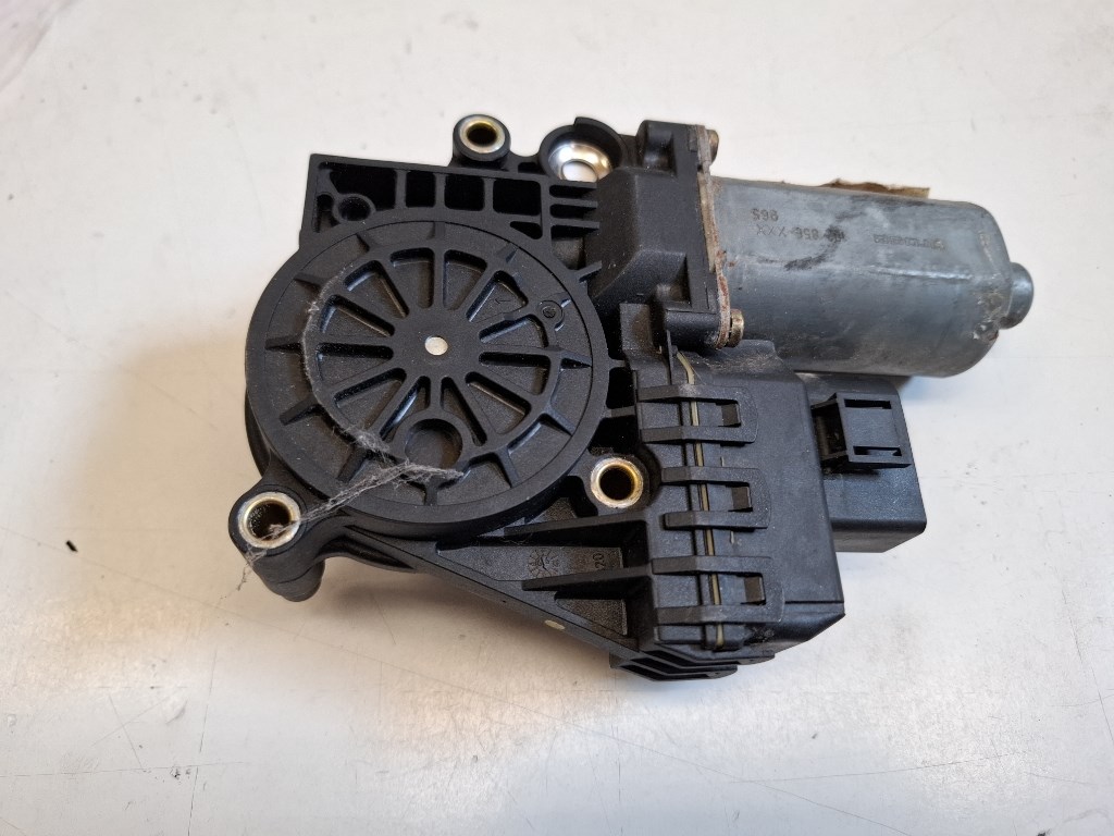 Audi A6 (C5 4B) bal hátsó ablakemelõ motor 0130821784 2. kép