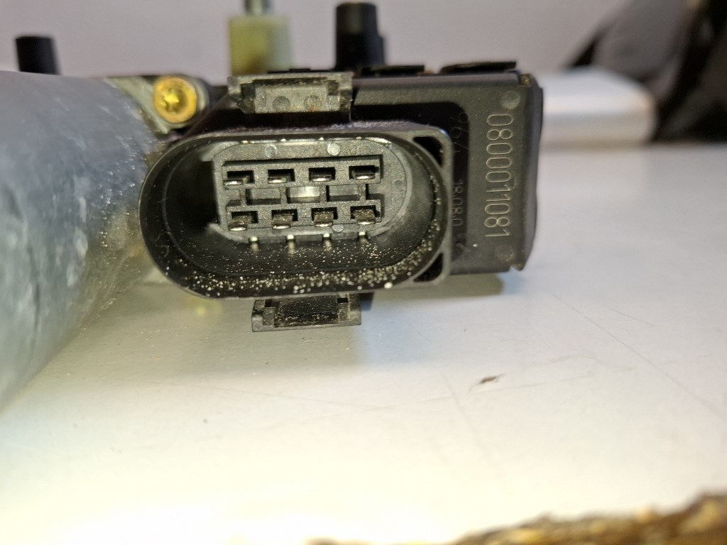 Audi A6 (C5 4B) bal hátsó ablakemelõ motor 0130821784 4. kép