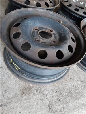 Ford Focus I <p>Gyáriszám:<br>CW170</p><p>Felni méret: 14"</p><p>Felni szélesség: 5.5</p><p>Furatszám: 4</p><p>Osztókör: 108.0</p><p>Agy Átmérő: 63.3</p><p>Állapot: Normál</p><p>Érdeklődéskor hivatkozzon erre: KIN-40112</p><p>Bármire van szüksége hívjon bizalommal!<br>Kizárólag munkaidőben hétfőtől - péntekig 8-12 13-16 óráig!<br>Alkatrészek széles választékban!<br>Hivatalos Regisztrált Autobontó Kecel!<br>Vásároljon Megbízható Helyről Beszerelési Garanciával Profiktól!</p> 20000
