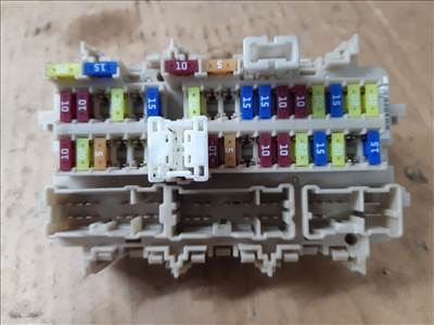 Renault Kadjar Biztosítéktábla / Relé Tábla 8901R