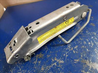 Audi A4 B7 Emelő 8E0 011 031 M