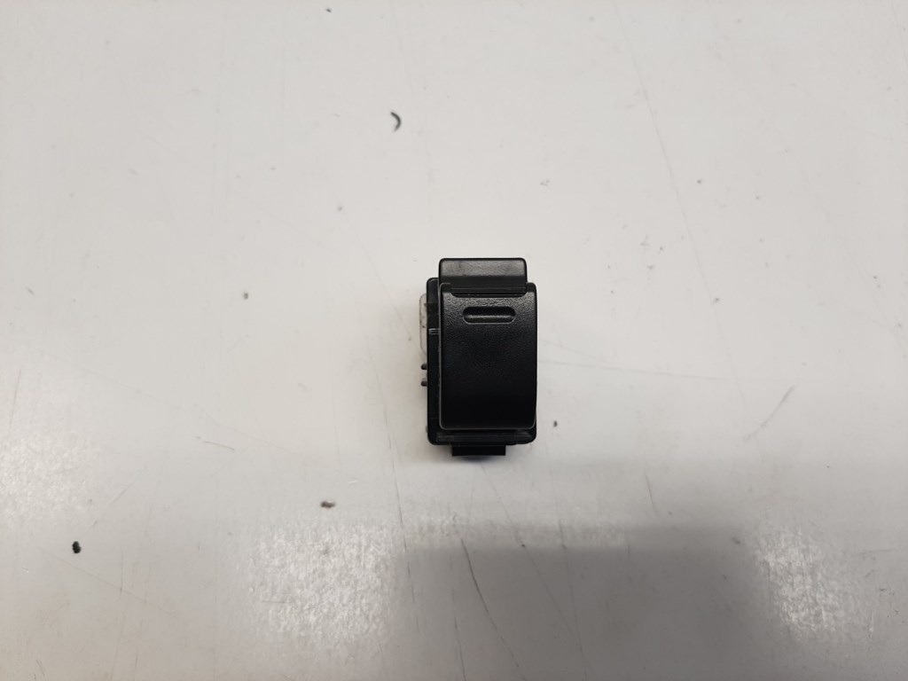 Toyota Rav 4 (XA20) jobb elsõ ablakemelõ kapcsoló 1. kép